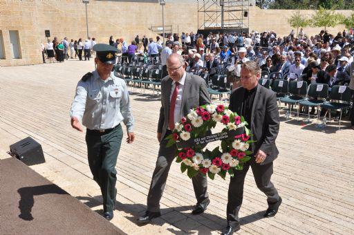 Dr. Juergen Buehler and Rev. Juha Ketola laying a wreath on behalf of the International Christian Embassy Jerusalem on Holocaust Remembrance Day at Yad Vashem